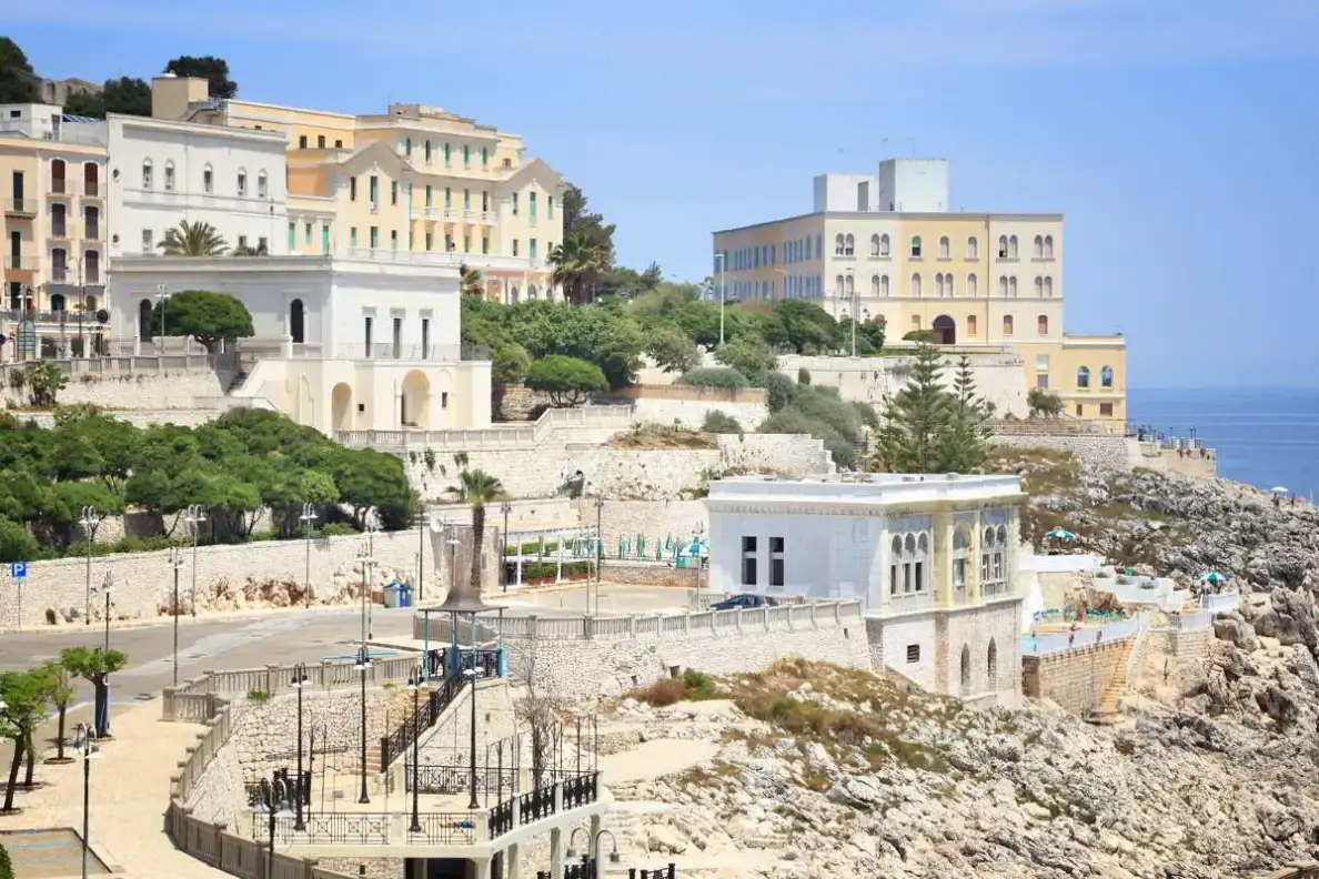 Santa Cesarea Terme Salento: Relax Termale & Mare da Sogno 2025