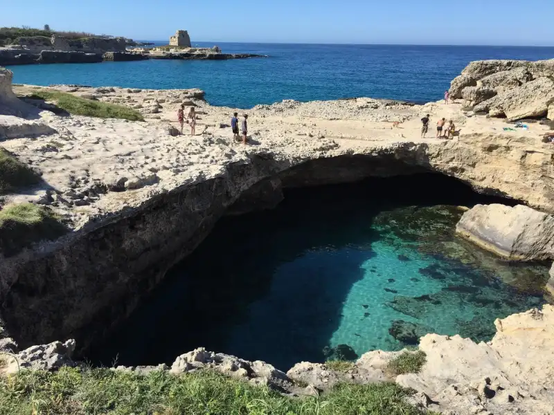 Grotta della Poesia: guida pratica tra magia e mare nel Salento [GUIDA]